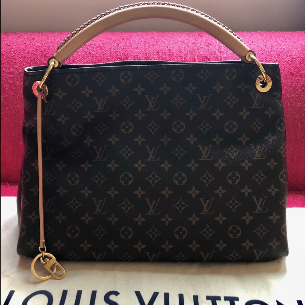 Louis Vuitton Artsy MM